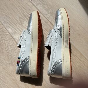 EUC Royal Albatross Women's Spikeless Silver Tassle Leather Golf Sneakers Sz 8